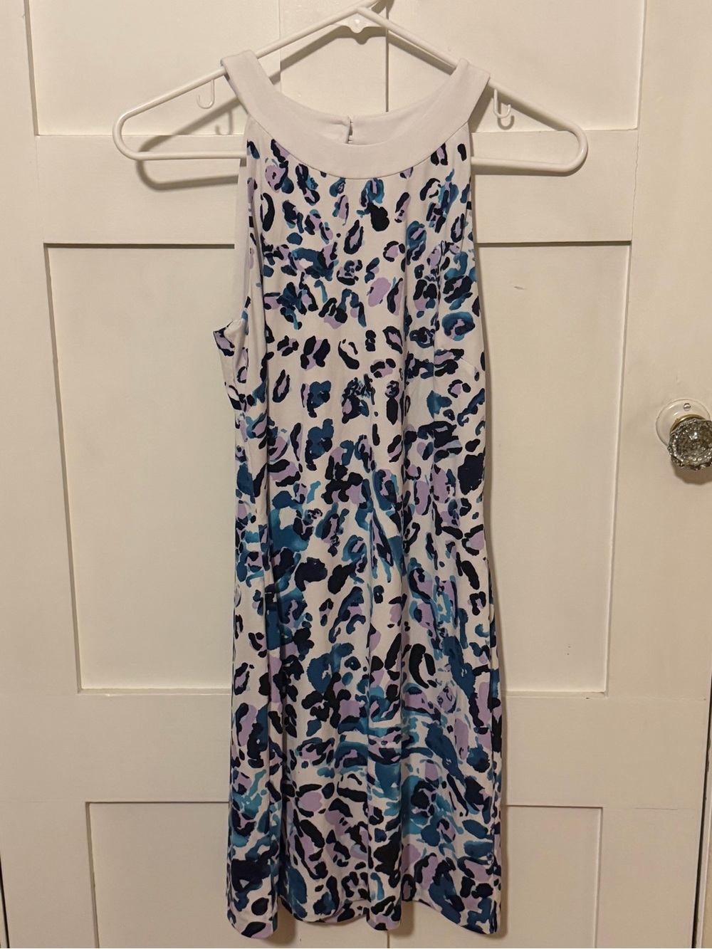 White House Black Market White Sleeveless Dress with Blue & Purple Print size xs